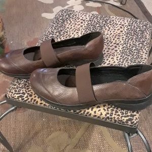 Clark's size 8 & 1/2